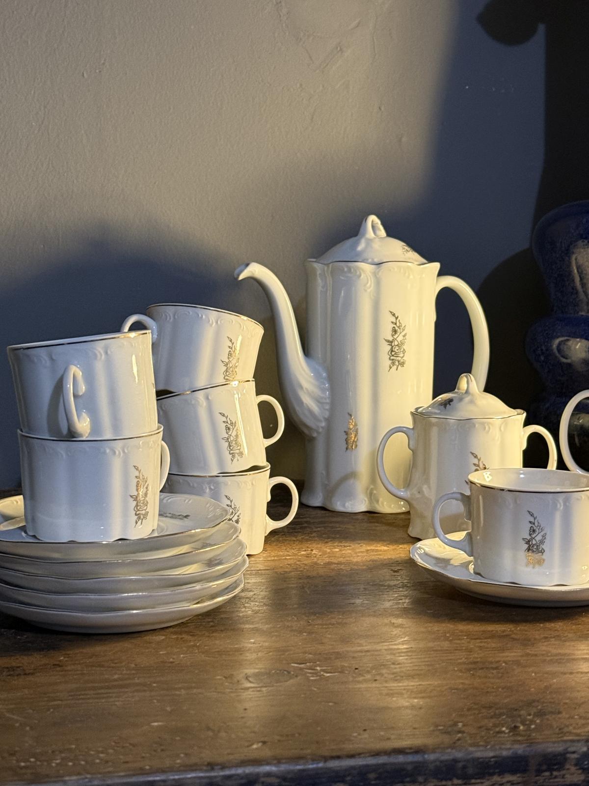 set-cafea-portelan-arpo-curtea-de-arges.jpg