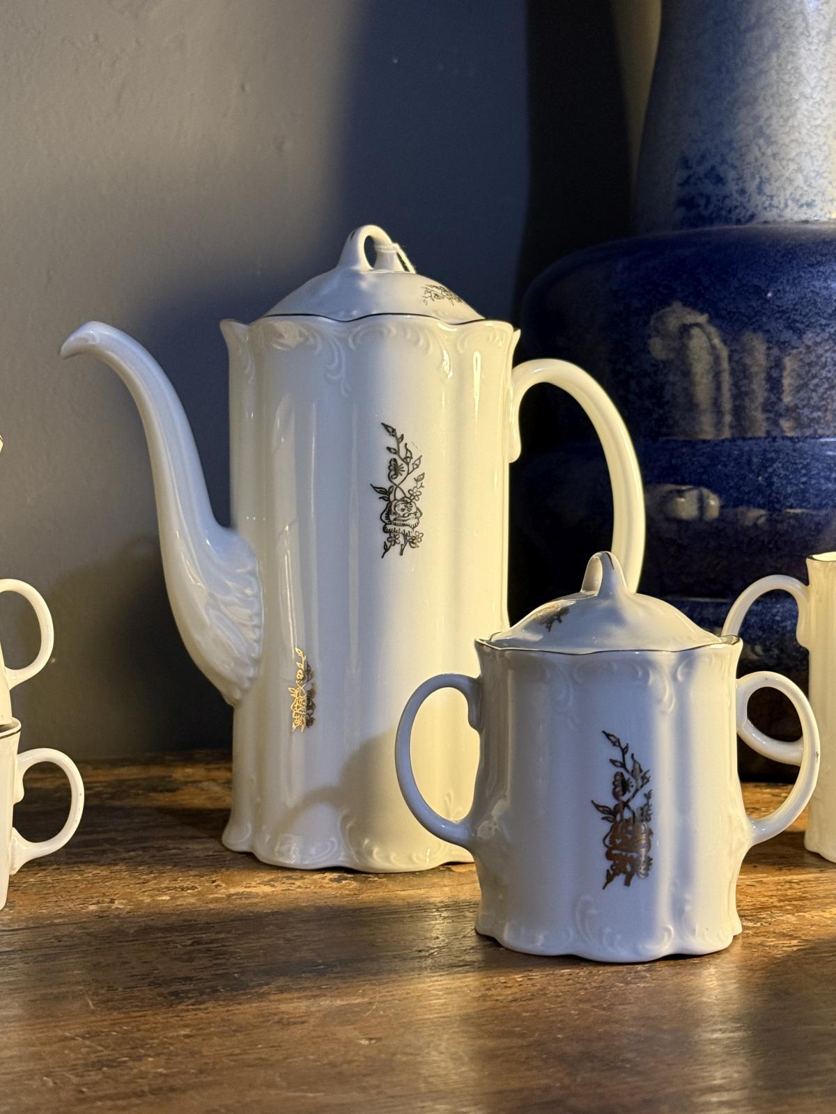 set-cafea-portelan-arpo-curtea-de-arges.jpg