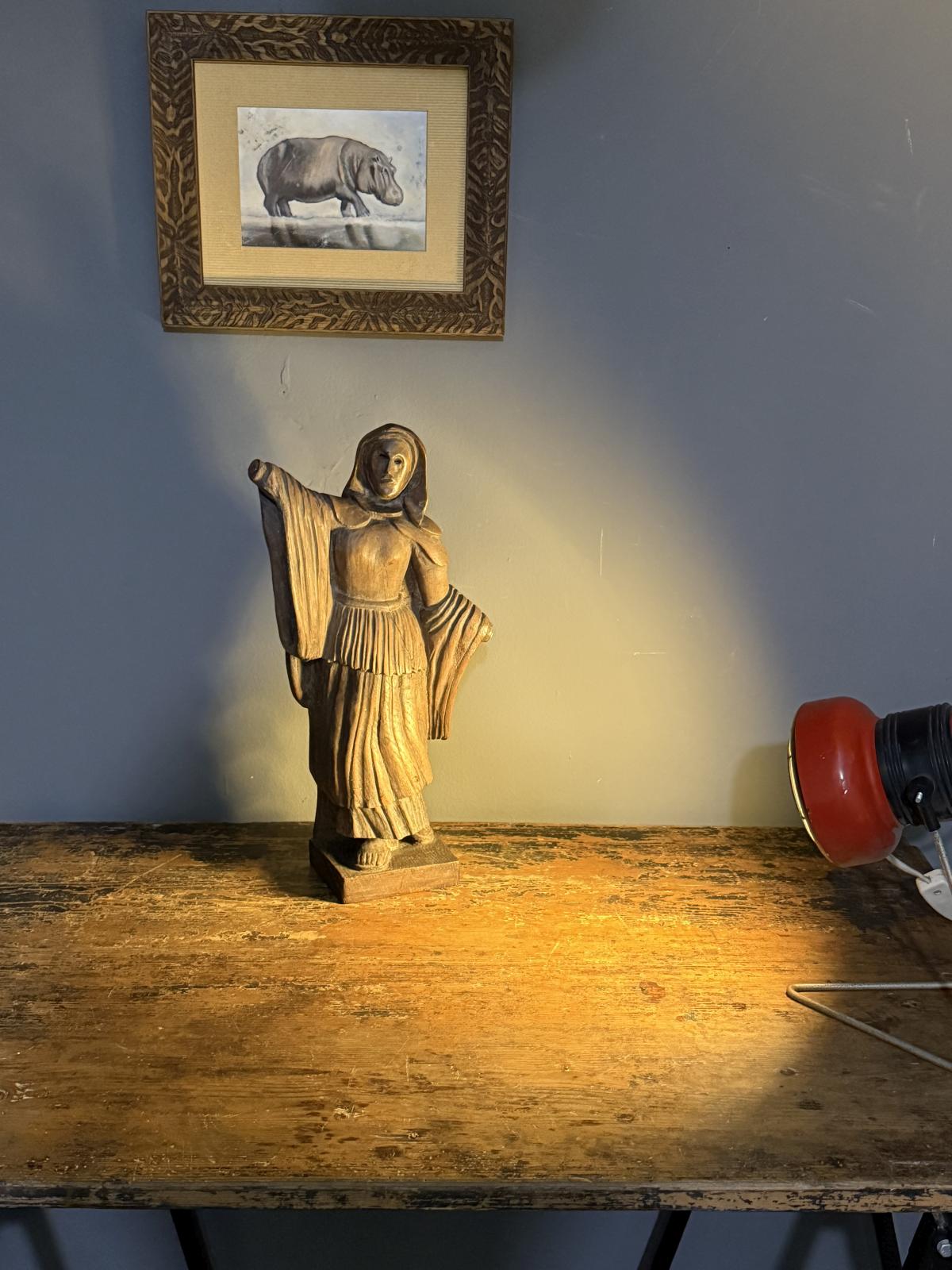 Statuetă veche din lemn masiv (posibil stejar), 42,5 cm, proveniență Belgia – sertar magic București.