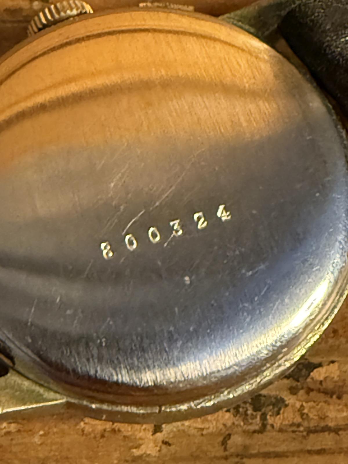 Ceas cronograf elvețian Mundus, circa 1945–1950, mecanism cu 17 rubine, cadran vintage bine păstrat – sertar magic București.