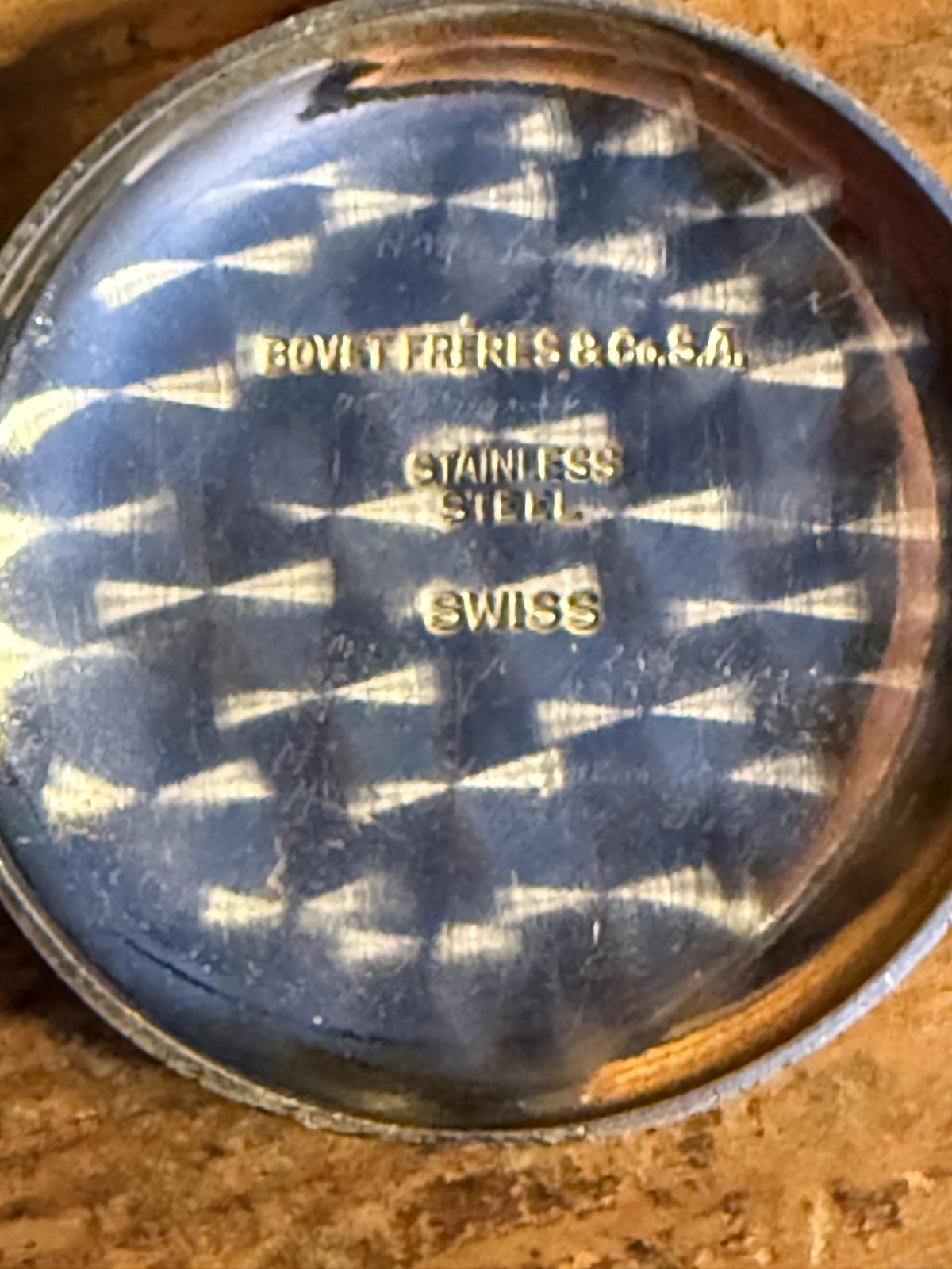 Ceas cronograf elvețian Mundus, circa 1945–1950, mecanism cu 17 rubine, cadran vintage bine păstrat – sertar magic București.