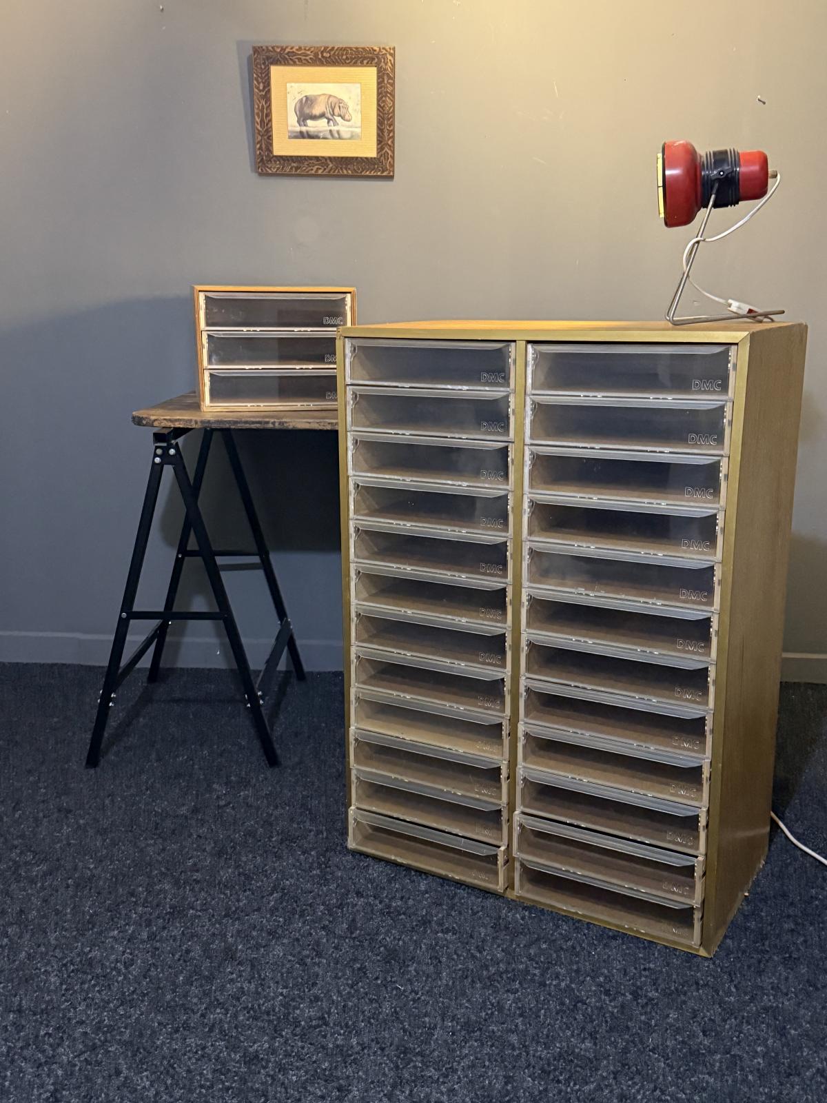 Dulăpior DMC vintage cu 3 sertare din plexiglas, producție franceză anii 1970–1990 – sertar magic București.