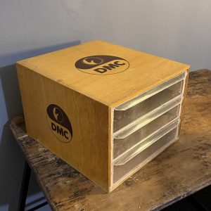 Dulăpior DMC vintage cu 3 sertare din plexiglas, producție franceză anii 1970–1990 – sertar magic București.