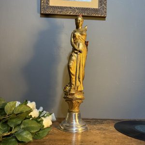 Vârf de hampe „Marianne/Libertate”, lemn sculptat aurit, Franța, c. 1880–1910, 44 cm – sertar magic București.