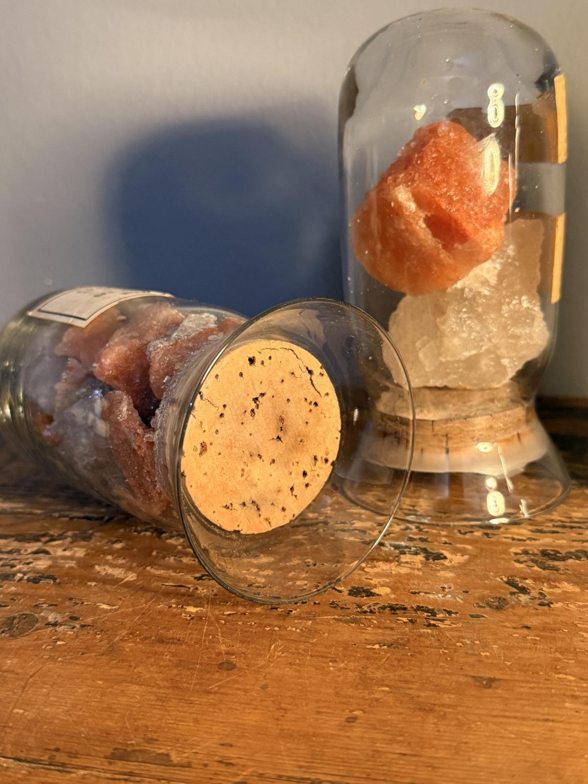 Set de 3 borcane vechi sigilate cu eșantioane de potasiu, etichete originale. sertar magic București. antichitati deosebit