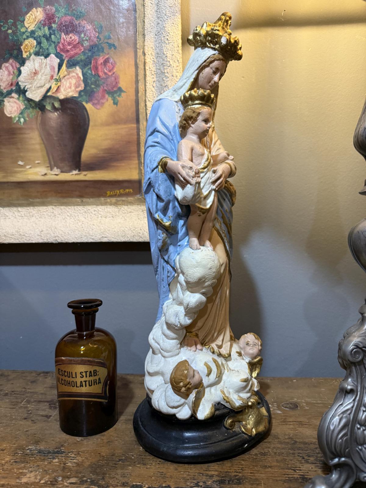 Statuetă veche din ghips pictat, reprezentând Fecioara cu Pruncul, cu detalii aurite. sertar magic București. antichitati.