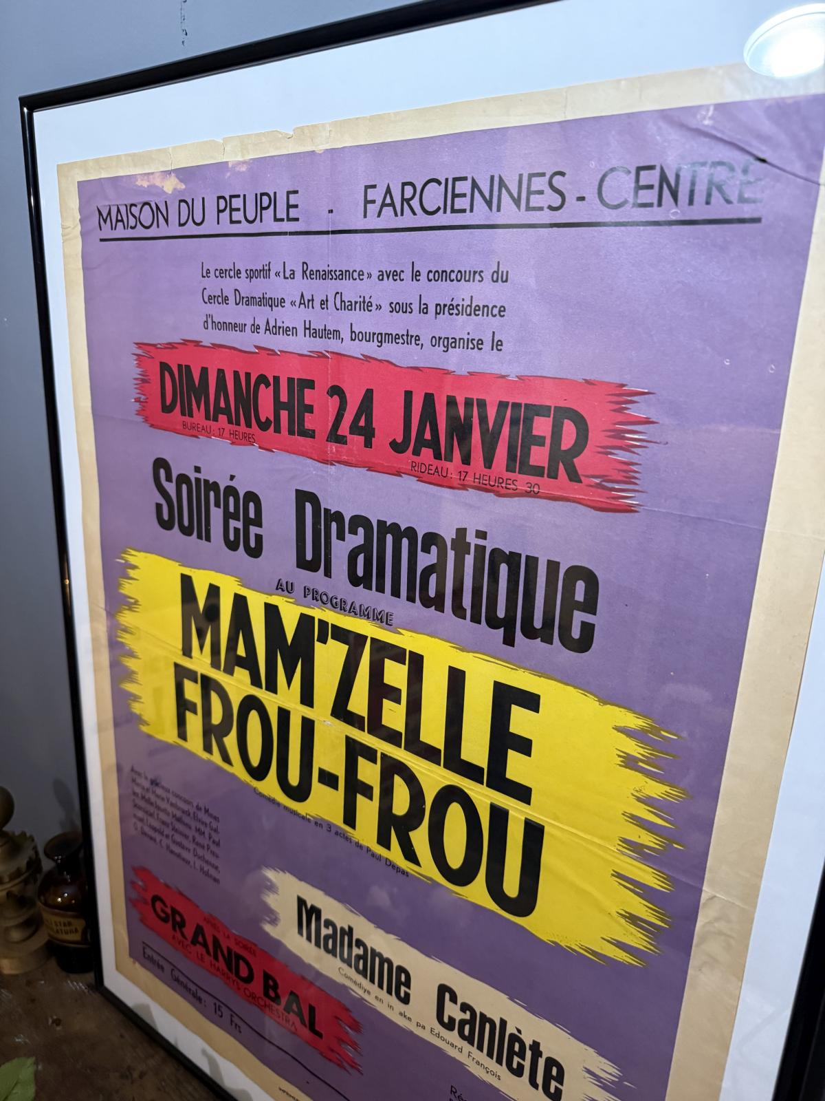 Afiș belgian “Mam’zelle Frou-Frou”, Farciennes, anii ’60, înramat sub sticlă, 61 x 81 cm. sertar magic București.