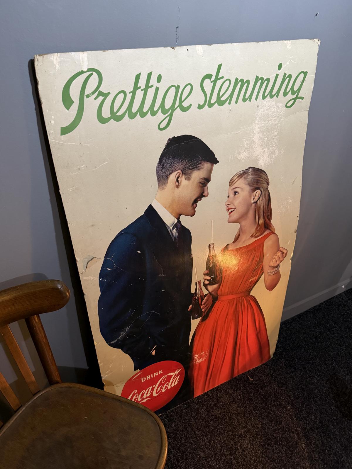 Afiș publicitar Coca-Cola din carton, anii 1950–60, cu timbre fiscale originale pe spate. 126 × 75 cm. sertar magic București