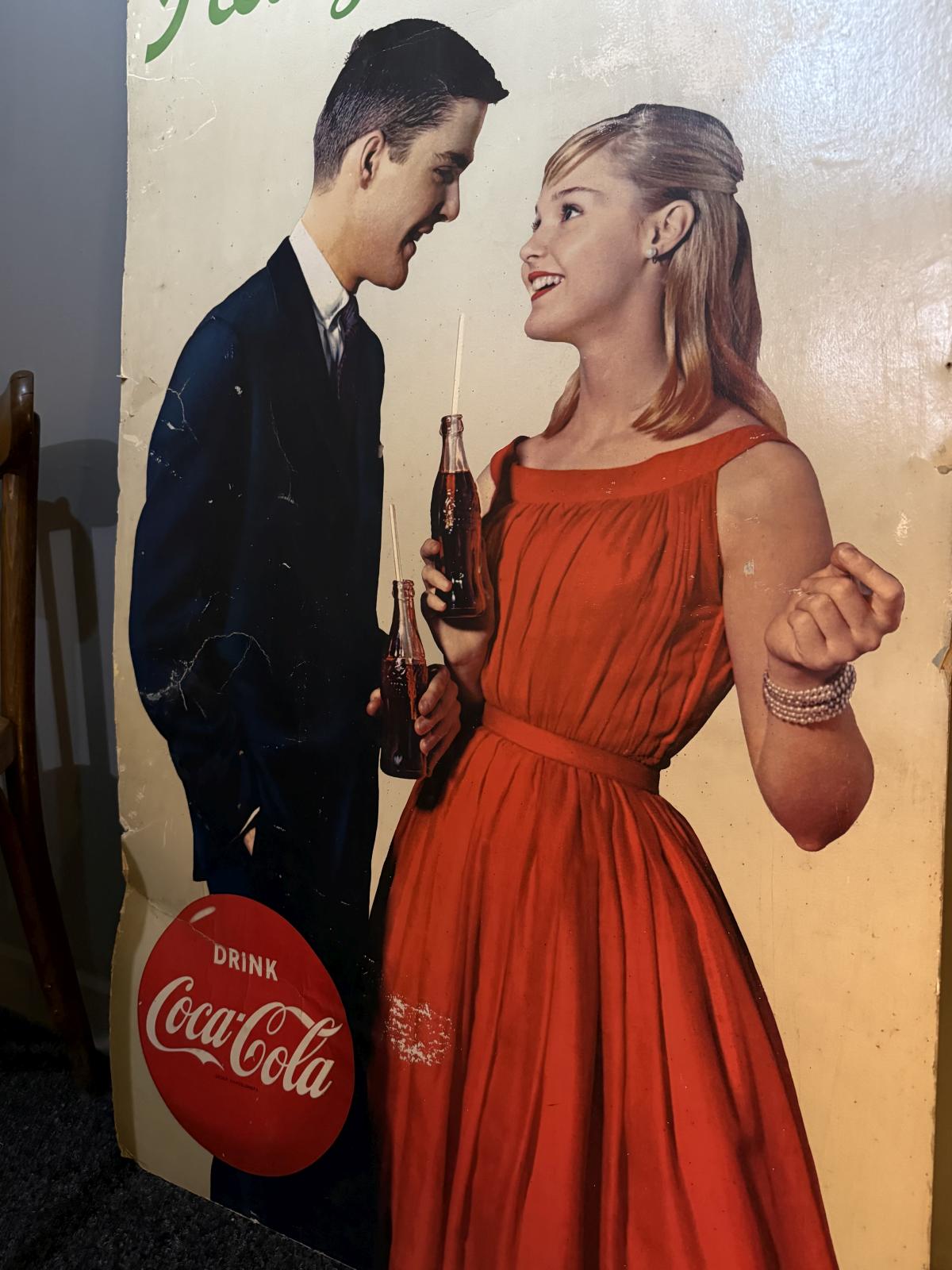 Afiș publicitar Coca-Cola din carton, anii 1950–60, cu timbre fiscale originale pe spate. 126 × 75 cm. sertar magic București