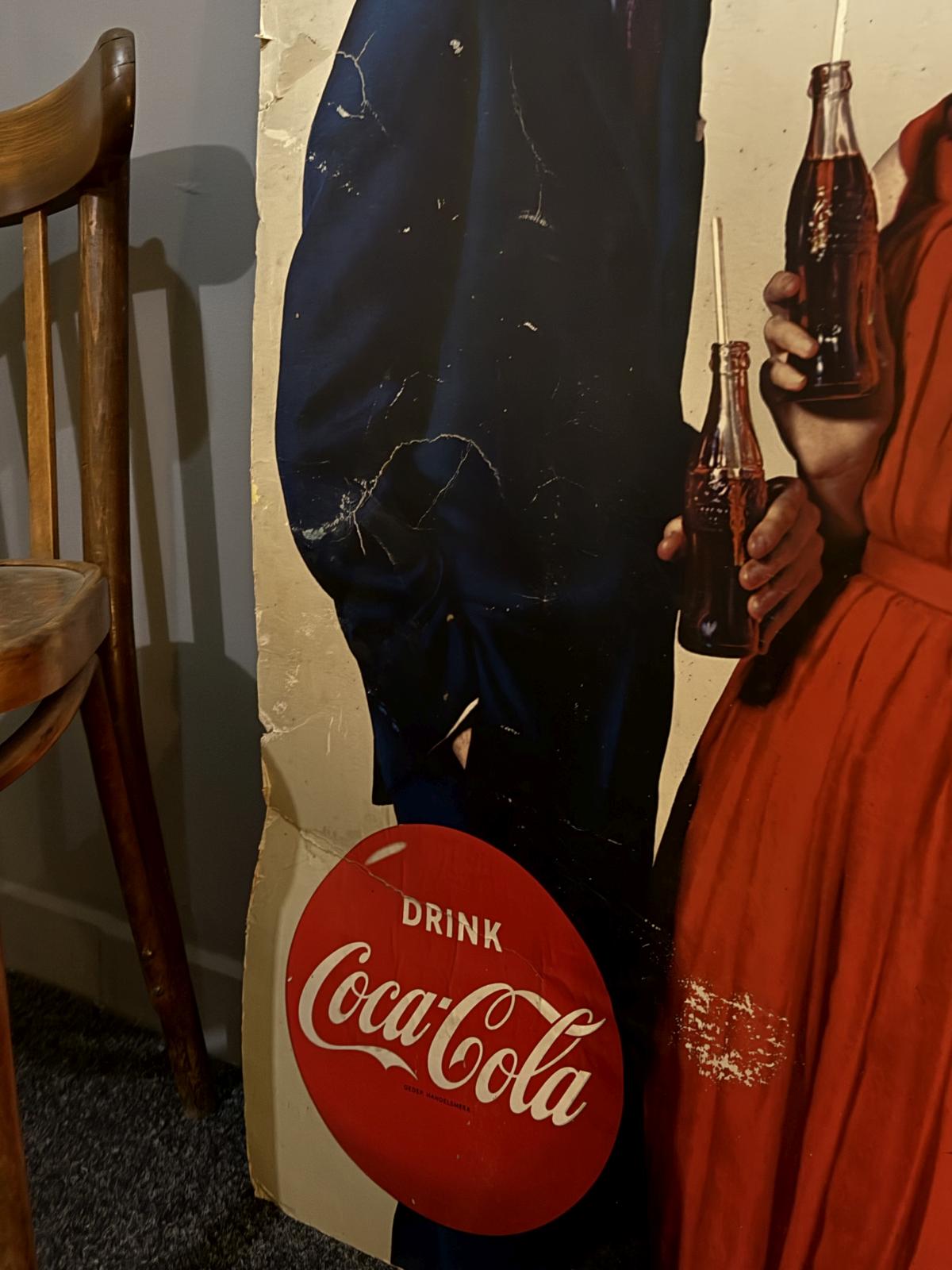Afiș publicitar Coca-Cola din carton, anii 1950–60, cu timbre fiscale originale pe spate. 126 × 75 cm. sertar magic București
