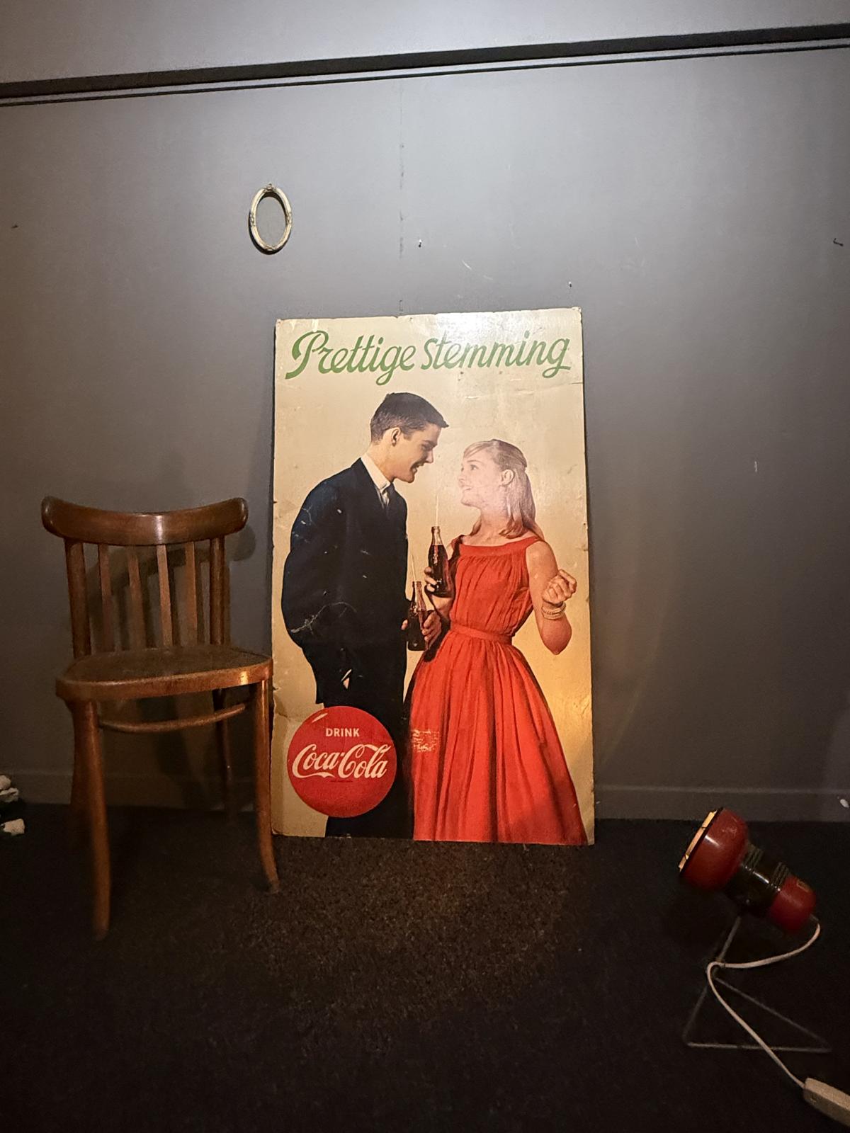 Afiș publicitar Coca-Cola din carton, anii 1950–60, cu timbre fiscale originale pe spate. 126 × 75 cm. sertar magic București