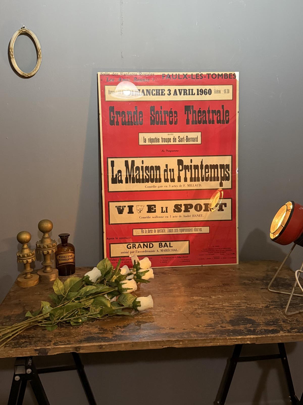 Afiș teatral belgian din 1960, 50 x 70 cm, tipărit original, urme fine de uzură. sertar magic București. antichitati vintage