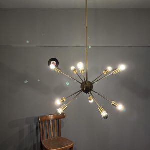 Lustru modern tip Sputnik din metal auriu, cu 10 surse de lumină E24 și înălțime reglabilă. Piesă spectaculoasă pentru interior contemporan. sertar magic București