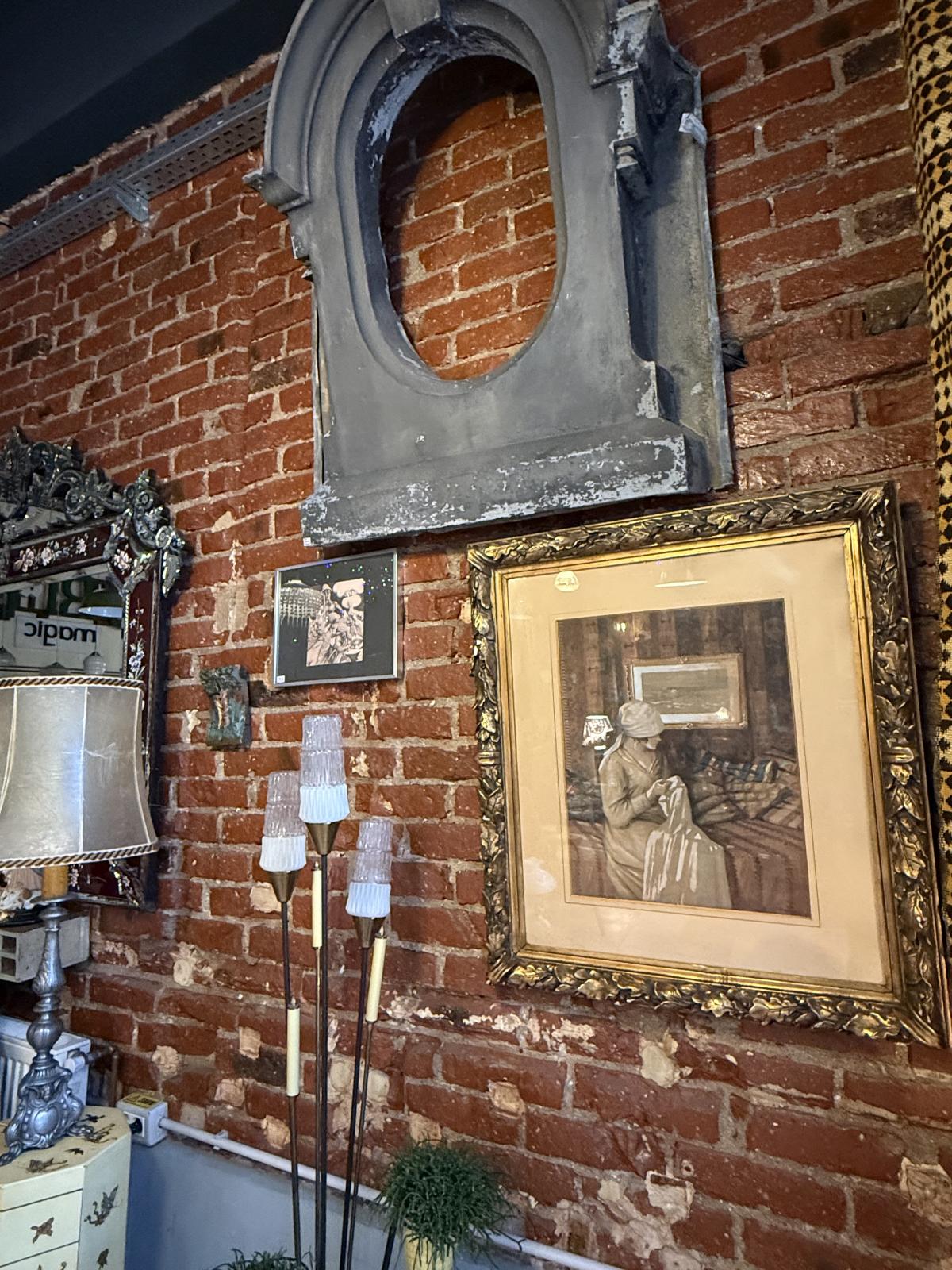 Lucrare figurativă semnată Gheorghe Chirovici, interior oriental, efect de tablou în tablou, prima jumătate a secolului XX. sertar magic București