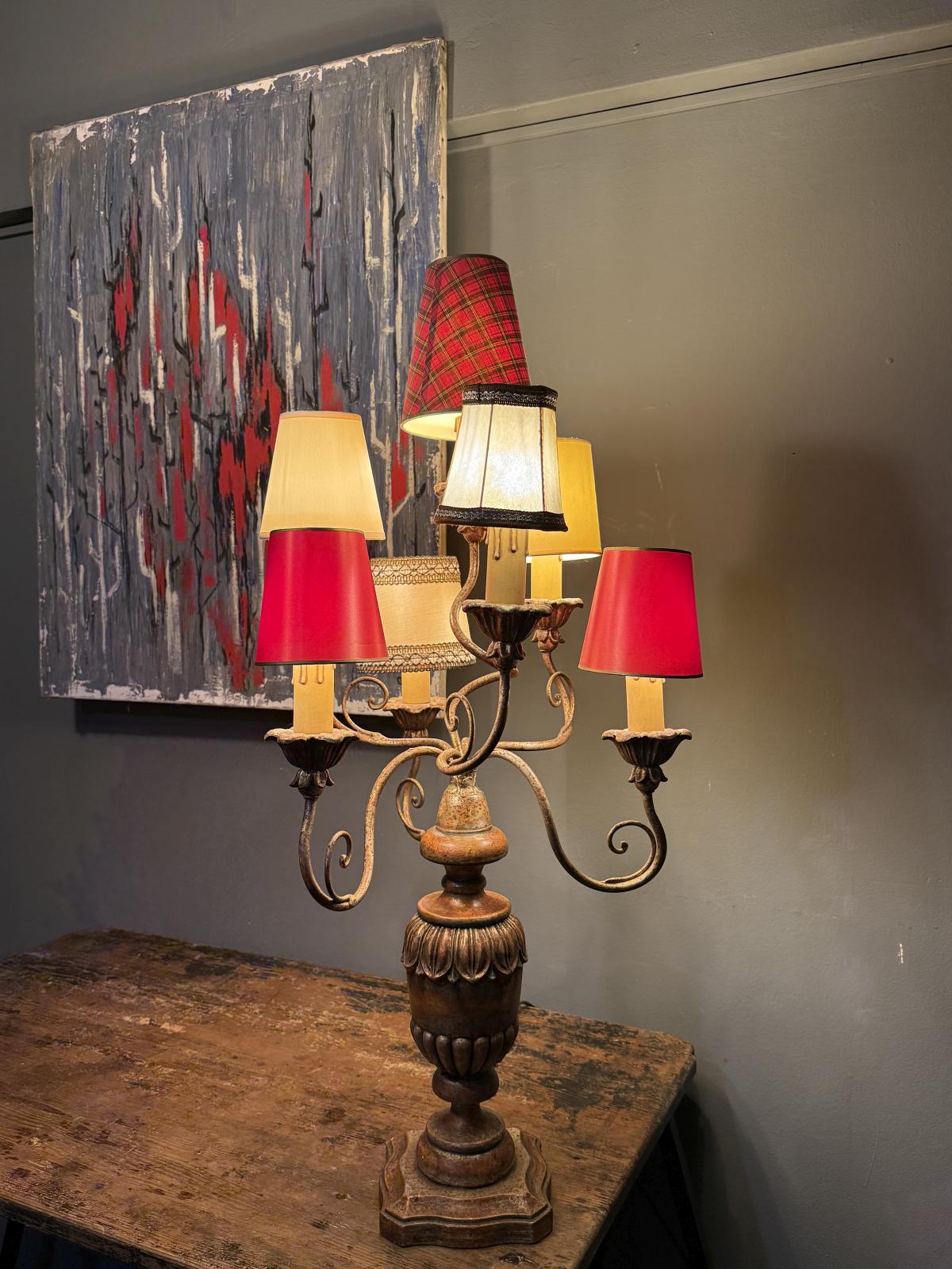 Lampă de masă tip candelabru cu 6 brațe, din lemn și metal, înălțime 80 cm, recablată, cu 6 abajururi incluse. sertar magic București