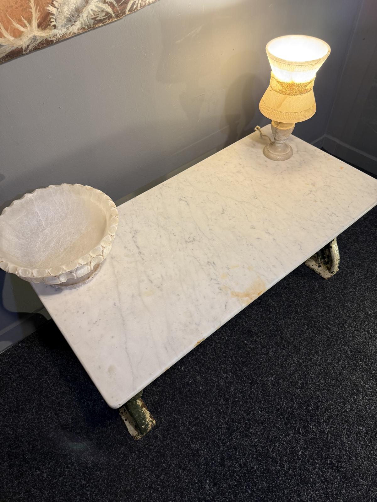 Masă tip banc cu blat din marmură și picioare din fontă, 100 cm, piesă rustică și solidă pentru interior sau grădină. sertar magic București