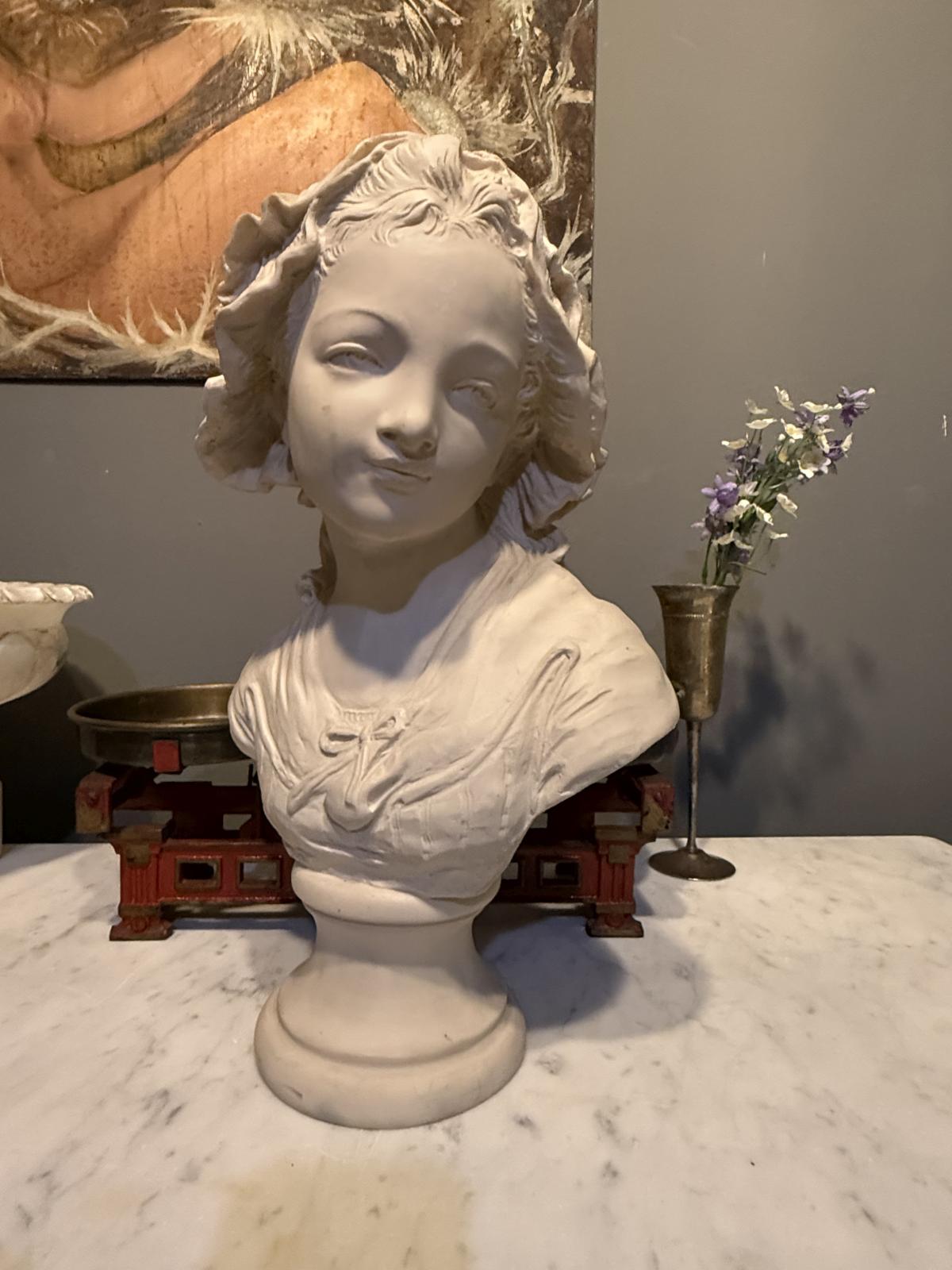 Bust decorativ feminin în stil clasic, semnat „Paris”, realizat din ipsos sau piatră reconstituită, înălțime 44 cm. sertar magic București