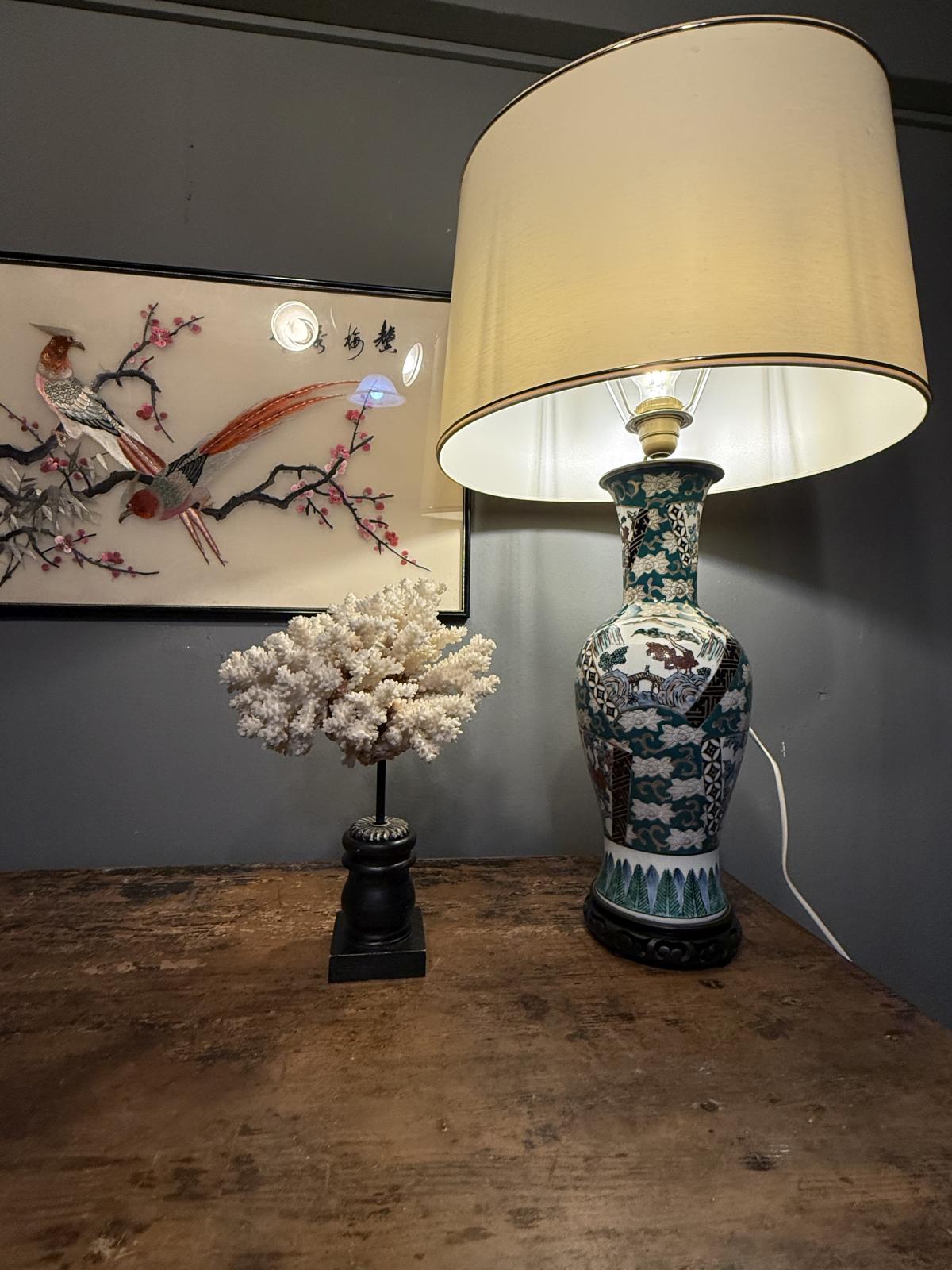 Decor cu coral natural alb montat pe bază din lemn, piesă decorativă realizată în atelier, 34 cm. sertar magic București