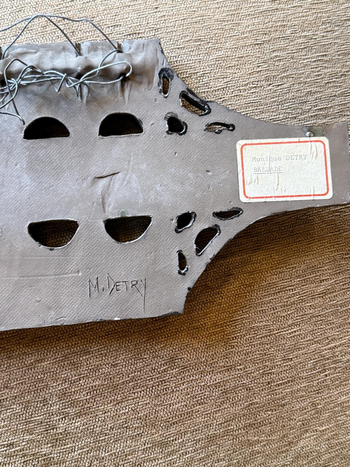 Panou ceramic Monique Detry „Ballade”, 38 cm, decor în relief cu cai stilizați, piesă vintage adusă din Belgia. sertar magic București