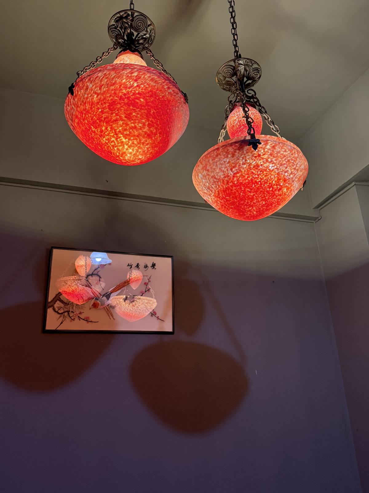 Pereche de lustre Art Deco din fier forjat, cu globuri marmorate de 35 cm, efect luminos spectaculos, fasung E24 și globuri superioare E14. sertar magic București