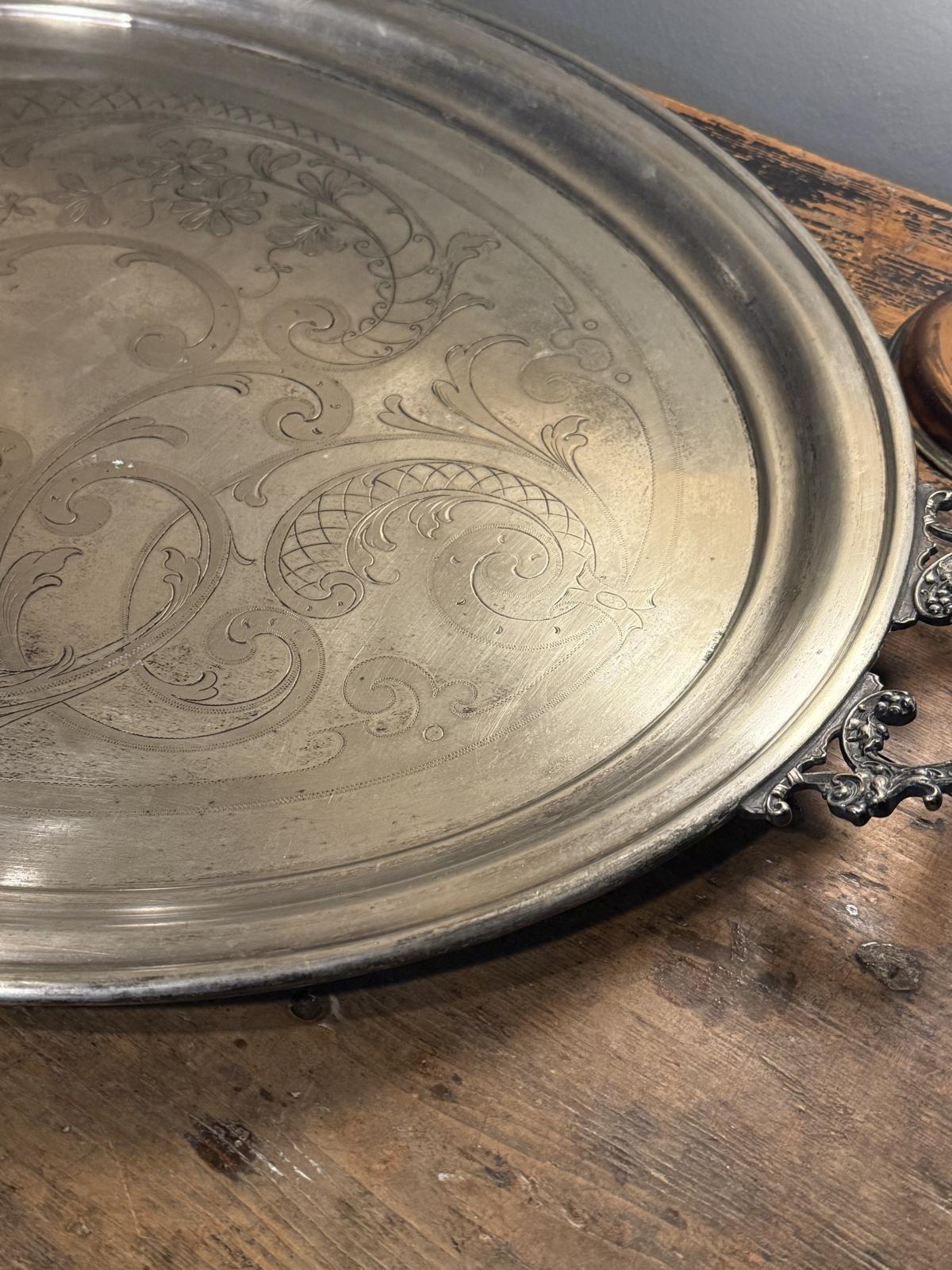 Tavă mare WMF din metal argintat, cu decor gravat și mânere ornamentate, 75 x 51 cm, piesă decorativă vintage. sertar magic București