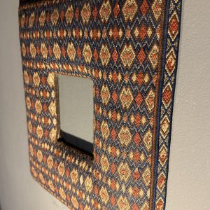Ramă foto neoromânească interbelică, cu decor textil original. Piesă rară de dimensiuni mari, în stare foarte bună. sertar magic București