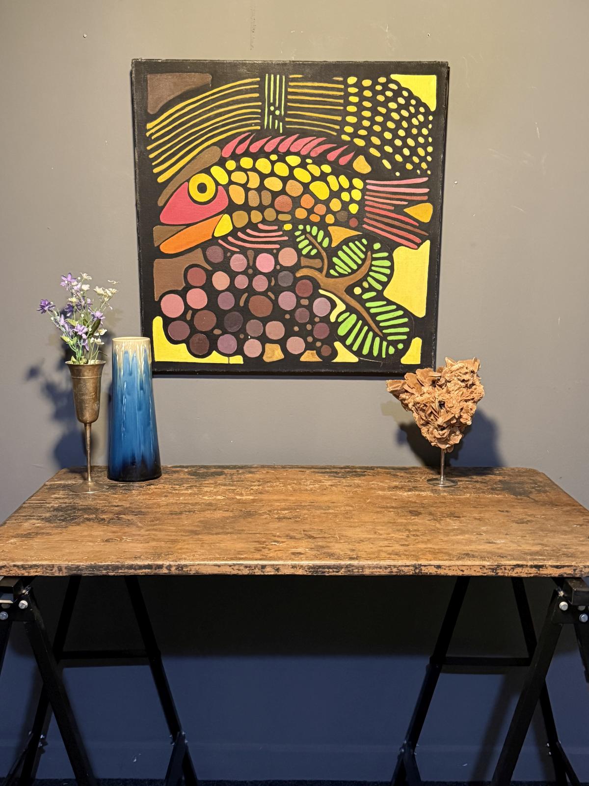 Tablou vintage pe pânză cu pește stilizat și motive decorative colorate, adus din Belgia
